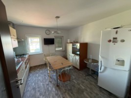 cantacuzino-etaj-casa-din-1980-curte-proprie-330mp-11