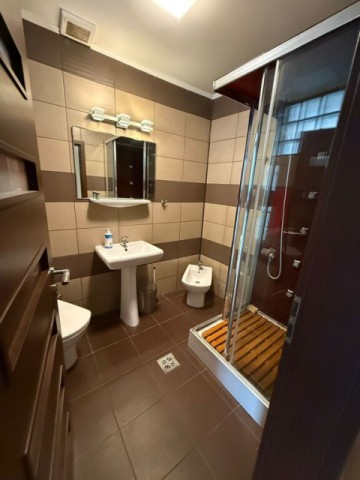 cantacuzino-etaj-casa-din-1980-curte-proprie-330mp-14