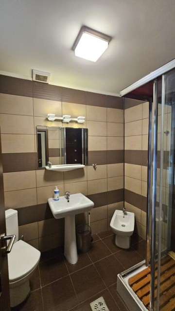 cantacuzino-etaj-casa-din-1980-curte-proprie-330mp-25