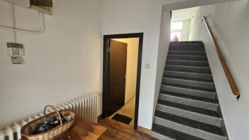 cantacuzino-etaj-casa-din-1980-curte-proprie-330mp-30