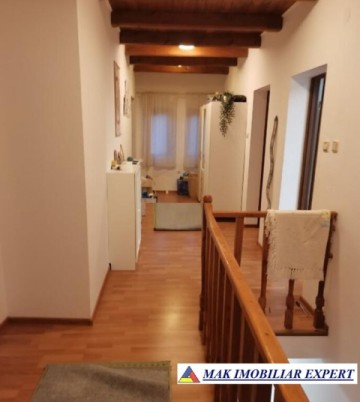 vila-5-camere-teren-1000-mp-in-slanic-aninoasa-arges-11