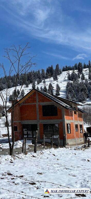 vila-4-camere-teren-1000-mp-in-leresti-arges-49