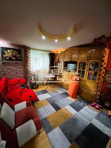 apartament-3-camere-i-etaj-1-i-pret-71000-euro-negociabil-1