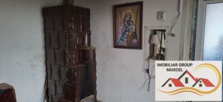 vanzare-casa-in-campulung-intr-o-zona-linistita-cu-3-camere-demolabila-cu-o-suprafata-de-teren-28000-mp-la-pretul-de-47000-de-euro-negociabil-4