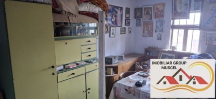 vanzare-casa-in-campulung-intr-o-zona-linistita-cu-3-camere-demolabila-cu-o-suprafata-de-teren-28000-mp-la-pretul-de-47000-de-euro-negociabil-7