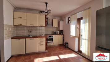apartament-3-camere-de-inchiriat-in-centru-0