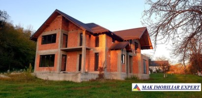 vila-la-rosu-6-cam-teren-3000-mp-in-mihaesti-arges-3