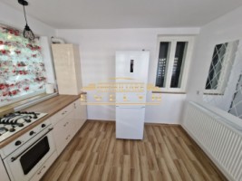 casa-de-inchiriat-potrivita-pentru-locuinta-sau-birouri-complet-renovata-3