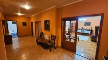democratiei-vila-280-mp-cu-piscina-business-6
