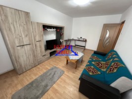 inchiriez-apartament-3-camere-zona-vasile-aaron-1