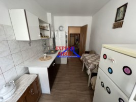 inchiriez-apartament-3-camere-zona-vasile-aaron-8