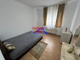 inchiriez-apartament-3-camere-zona-vasile-aaron-4