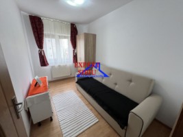 inchiriez-apartament-3-camere-zona-vasile-aaron-5