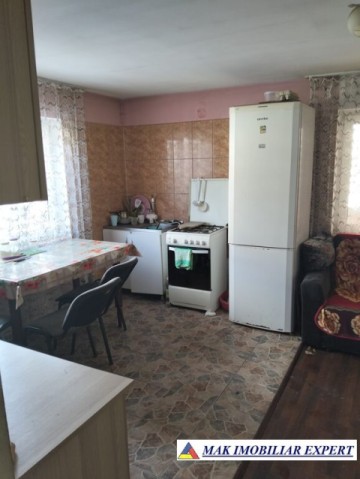 casa-3-camere-teren-343-mp-in-domnesti-pietrosani-arges-13