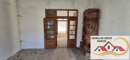vanzare-casa-cu-4-camere-bucatarie-2-holuri-beci-cu-teren-de-10556-mp-pret-140000-euro-negociabil-9