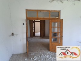vanzare-casa-cu-4-camere-bucatarie-2-holuri-beci-cu-teren-de-10556-mp-pret-140000-euro-negociabil-7