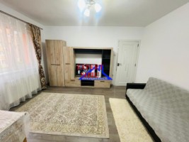 inchiriez-apartament-3-camere-recent-renovat-zona-cedonia-0