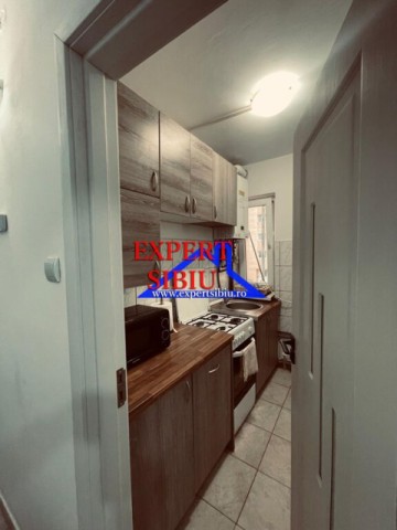 inchiriez-apartament-3-camere-recent-renovat-zona-cedonia-8