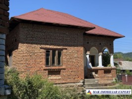 casa-4-camere-teren-spectaculos-3700-mp-in-corbi-arges-0