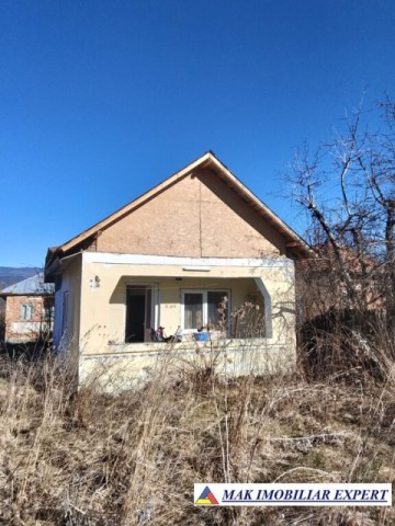 casa-2-camere-teren-1200-mp-pe-calea-pietroasa-campulung-ag-1