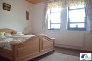 casa-speciala-cu-3400-mp-teren-situata-in-valea-calugareasca-25