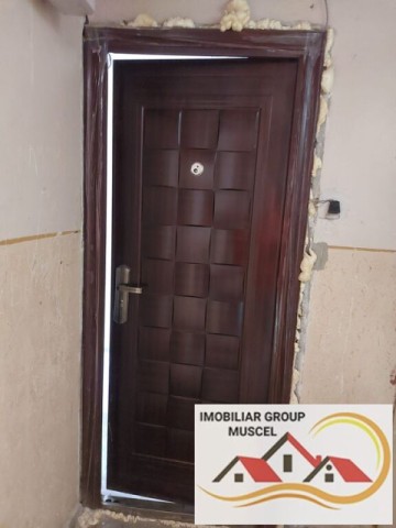 vanzare-apartament-cu-3-camere-decomandat-in-grui-campulung-la-etaj-4-la-pretul-de-53000-euro-negociabil-0