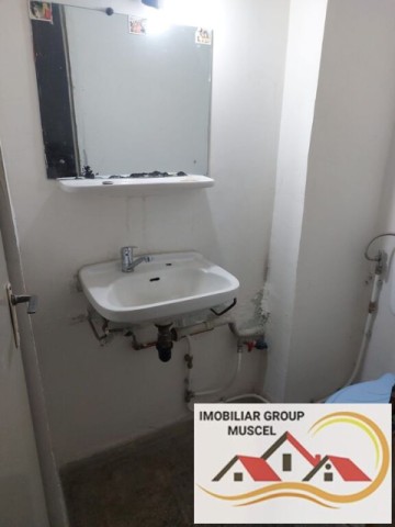 vanzare-apartament-cu-3-camere-decomandat-in-grui-campulung-la-etaj-4-la-pretul-de-53000-euro-negociabil-10