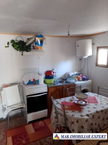 vanzare-casa-2-camere-teren-779-mp-pe-calea-pietroasa-campulung-ag-3