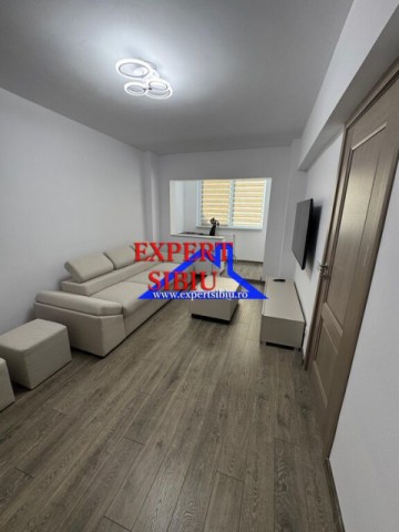 apartament-2-camere-decomandat-renovat-complet-zona-strand-2
