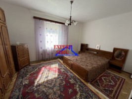 casa-de-inchiriat-cu-garaj-cartier-resita-sibiu-3