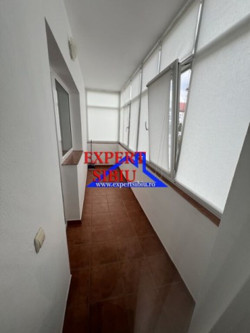apartament-2-camere-decomandat-gradina-20-mp-loc-de-parcare-zona-strand-10