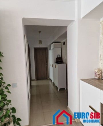 apartament-3-camere-etaj-1-complet-mobilat-in-sibiu-d-stanca-6